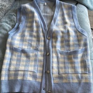 Cute oversized blue checkered vest. Size L.
